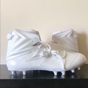 15 wide football cleats